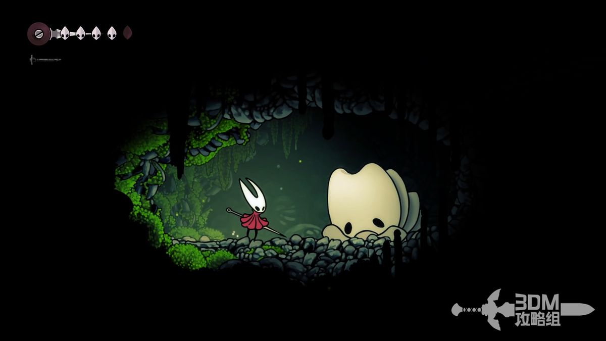 苔藓之母战斗场景，BOSS体型庞大，场地狭窄