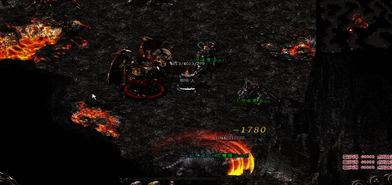 烈火战神角色自动战斗场景，角色在地图中持续攻击怪物