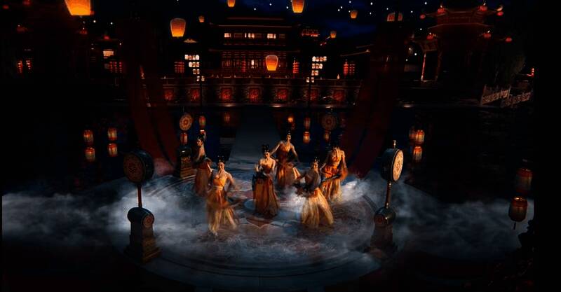 《想去你的2025》剧照，主角在游戏世界中探索华清池场景