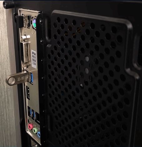 微PE工具箱主界面，显示多个安装选项