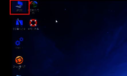 PE系统桌面界面，显示多个磁盘分区