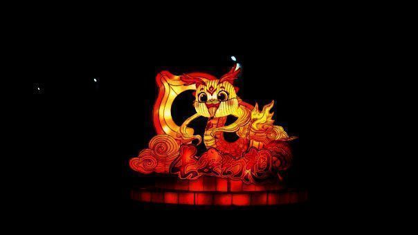 非遗灵蛇花灯实体展示，精美绝伦