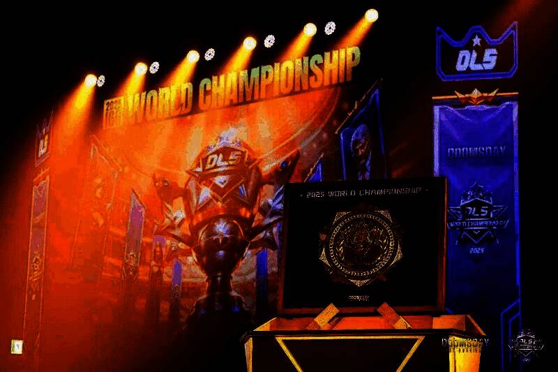 《Doomsday: Last Survivors》比赛现场，选手紧张应对限时对抗