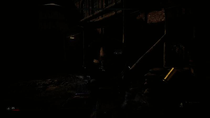 角色背包界面特写，展示多种装备模块、弹药类型与消耗品排列整齐