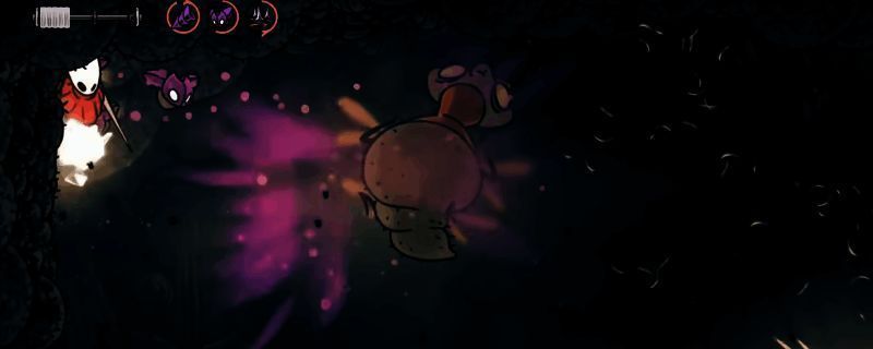 《空洞骑士：丝之歌》中育母BOSS战斗场景，角色在昏暗洞穴中对峙，背景布满蛛网与卵囊