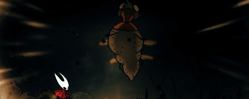 《空洞骑士：丝之歌》中育母BOSS战场景，四只小飞虫围绕中心敌人盘旋，背景为昏暗洞穴结构