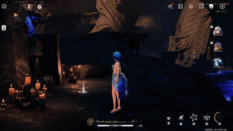 点位⑩雷击木残干下露出半掩埋的石龛