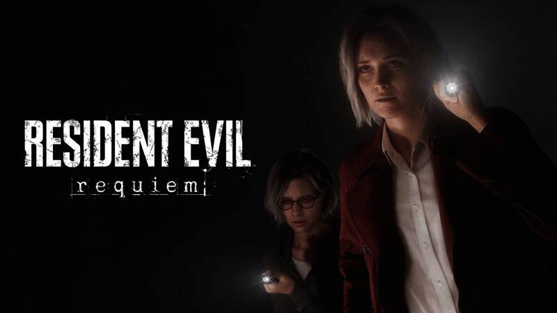 《生化危机9：安魂曲》游戏实机画面，昏暗街道上残破建筑林立，血迹斑斑的地面映射着微弱灯光