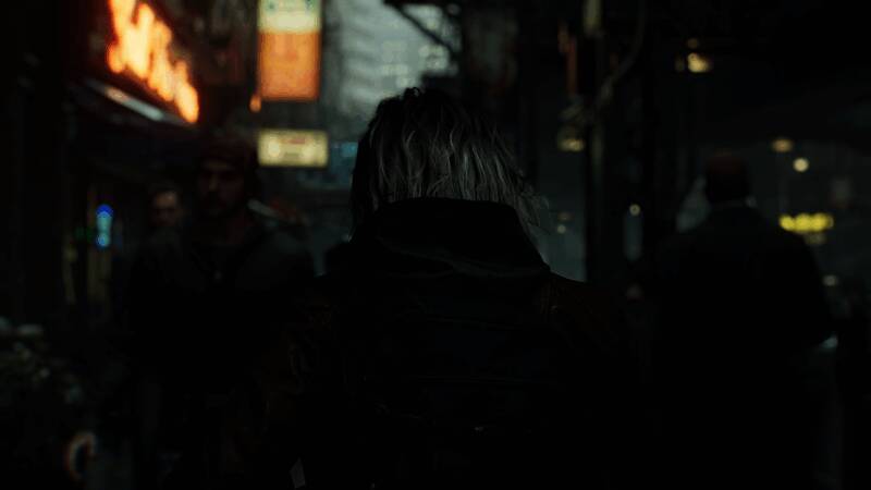 夜视仪视角下主角穿越丛林，远处有不明生物眼睛发出红光