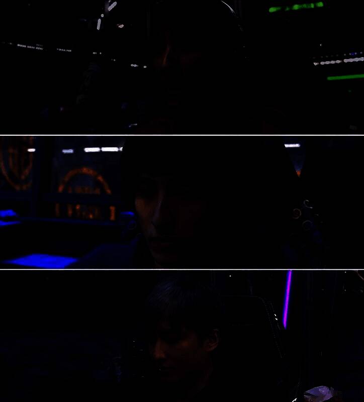 粉丝集体观赛现场，横幅写着‘XG加油’，气氛热烈