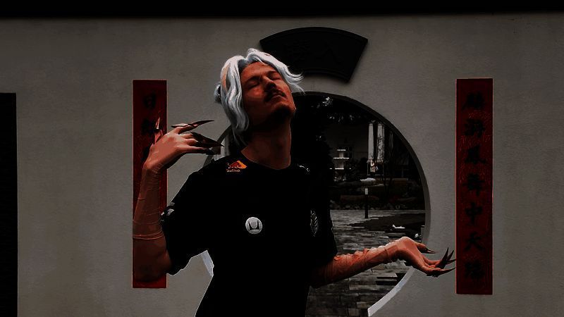 社交媒体截图展示外网热议画面，配文‘The contrast is too real!’引发大量转发评论'></p>  

<h3>峡谷再会：2V2水友赛点燃现场激情</h3>  
<p>当文化体验转入竞技环节，Kesha摇身一变成为战术教练，在《英雄联盟手游》峡谷战场上亲自指导柴西与现场玩家展开2V2水友赛。原本对操作尚显生疏的柴西在职业级指导下迅速成长，打出精彩连招，赢得阵阵喝彩。更有不少初次接触游戏的匈牙利市民加入对局，上演“父子局”“母女局”等温馨场景，真正实现了“在峡谷里绣操作”的创意口号。<img src=