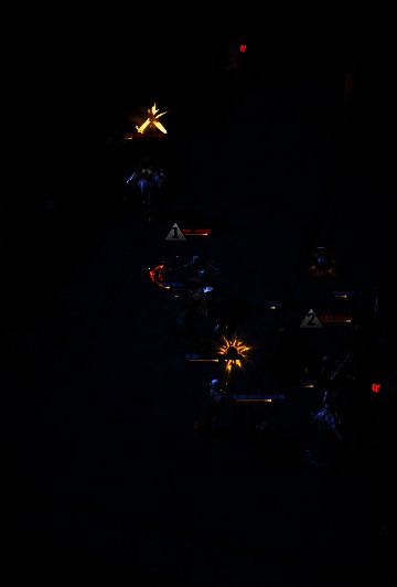 血魔撕喉者周身爆发红色能量波纹，地面浮现血色法阵，正在吸收伤害恢复生命