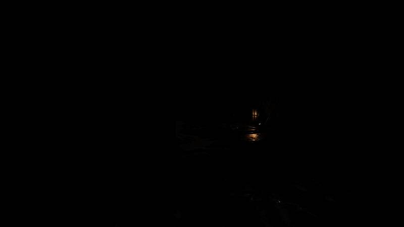 红蝶在月下翩跹飞舞，身后是破败的鸟居与血色灯笼，画面唯美却透着诡异