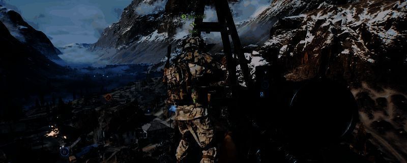 玩家在《战地6》中使用瞄准镜对准敌人并进行实时标记的操作界面，HUD清晰显示标记提示