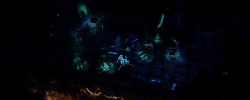 《泰坦之旅2》法师职业正在使用闪现技能脱离BOSS战场景，画面中角色释放蓝色法术光芒，背景为古代遗迹风格的战斗场地