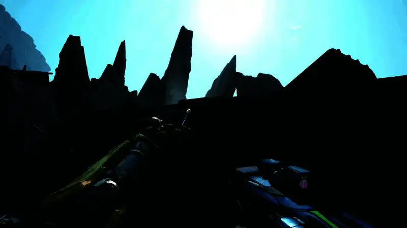 主角使用滑翔翼从高崖跃下，身后是剧烈变化的雷暴天气，地面敌人被闪电接连击中，场面极具视觉冲击力