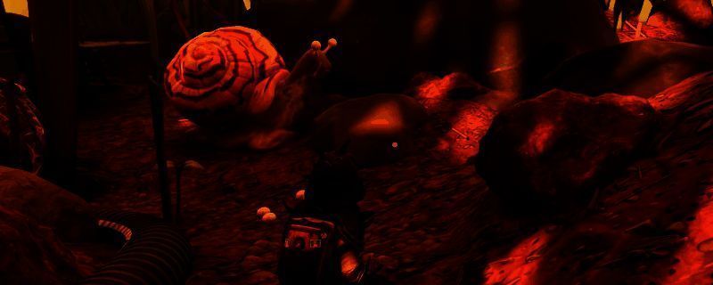 《禁闭求生2》中碳刀、冰镰和热浪三把武器的展示图，武器设计充满科幻感，分别呈现黑色金属、幽蓝寒光与赤红烈焰特效