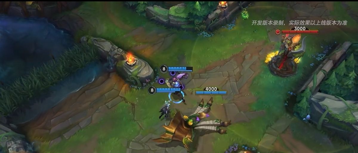 分裂后的三只小型先锋围绕防御塔高速攻击，火花四溅