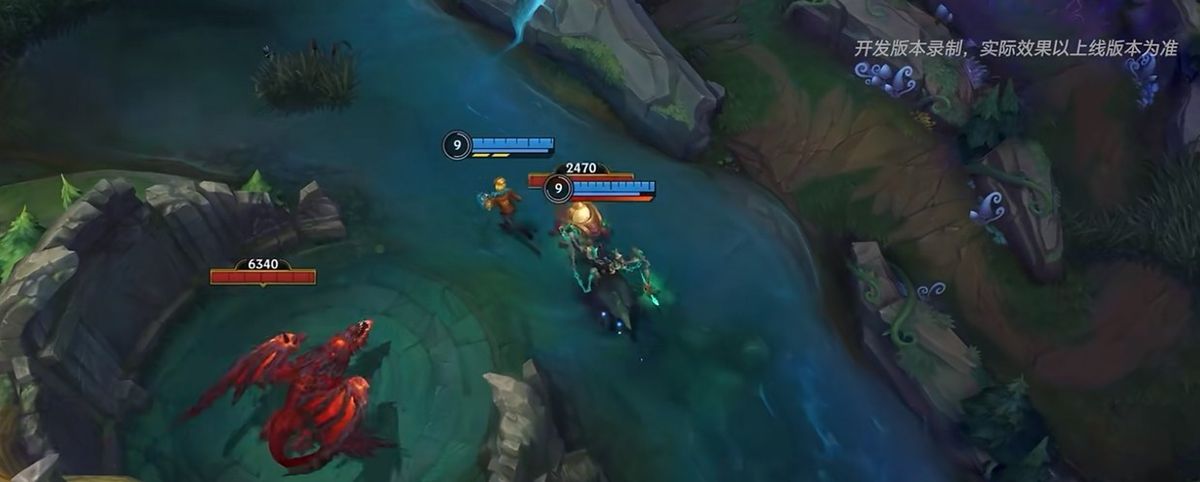 辅助英雄与ADC并肩前行，脚下浮现‘最佳拍档’动态标识