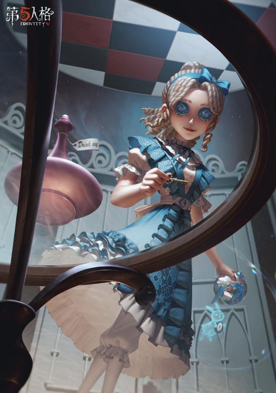 记者-梦境中的爱丽丝身穿蓝色童话裙装，手持发光球体，站在梦幻花园中微笑