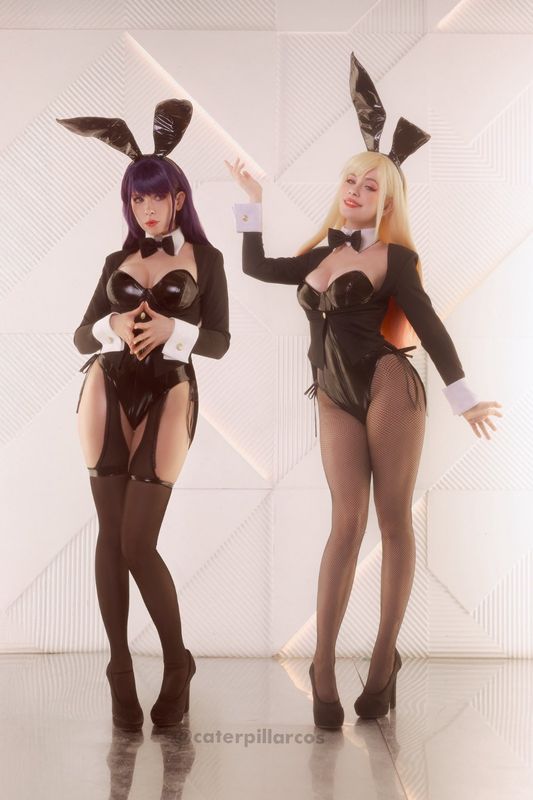 另一组奇幻风格cosplay写真，服装华丽，背景梦幻，体现Coser的多元艺术追求