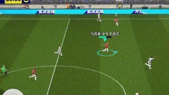 安布罗西尼飞身铲断对手传球的精彩瞬间，动作迅猛，气势十足