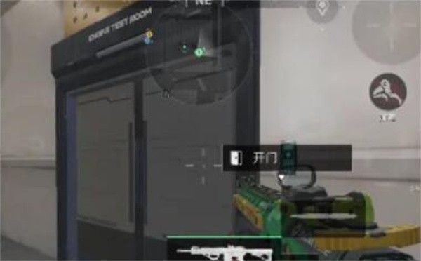 二楼走廊俯视图，密码门位于尽头亮灯区域