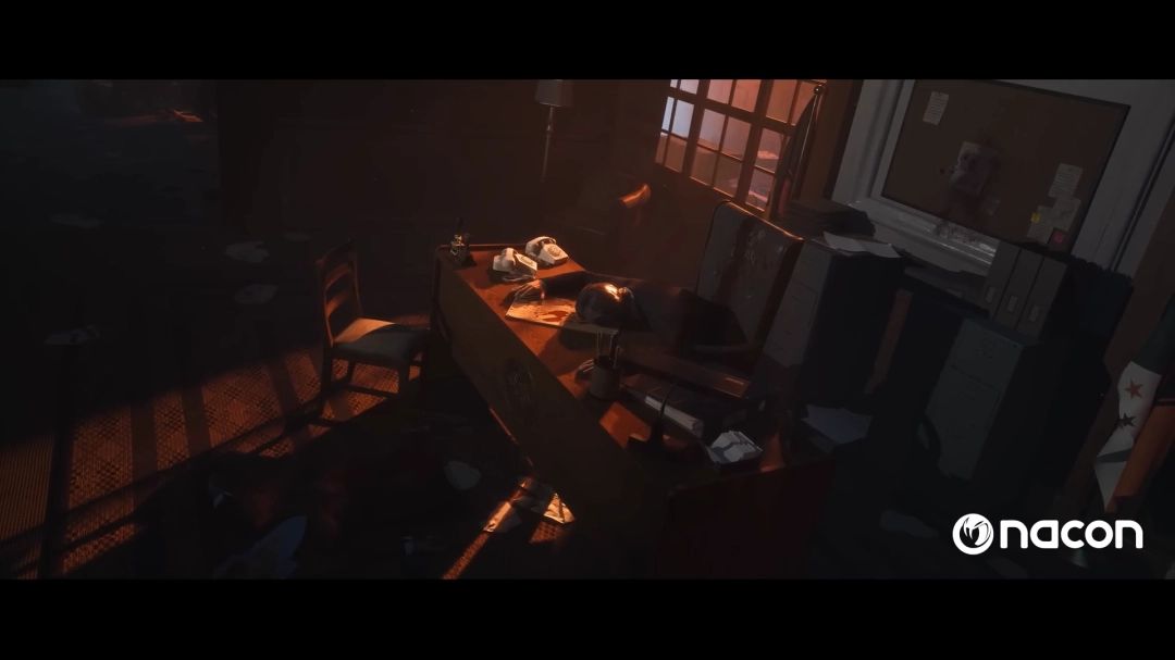 主角在昏暗地下室持手电前行，墙上布满涂鸦和血迹，氛围阴森恐怖