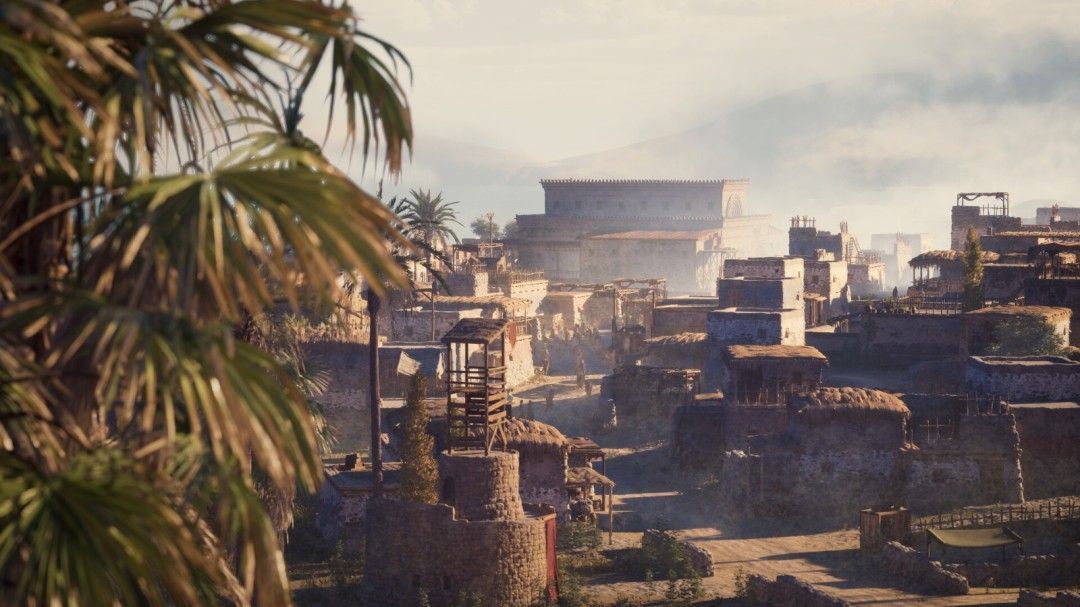 夜晚集市灯火通明，人群往来穿梭，充满生活气息