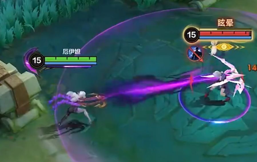 厄伊妲大招命中敌方英雄瞬间，骸骨长矛贯穿目标，角色高速飞近并将其牢牢束缚