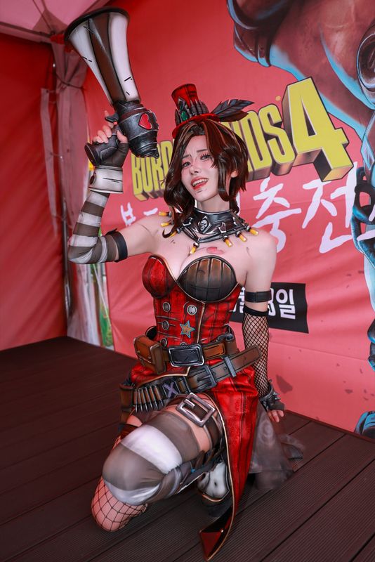 角色技能树界面，多个分支技能图标亮起，展示不同流派加点方案