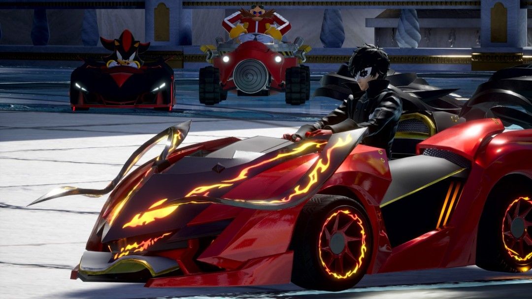 春日一番身穿西装驾驶复古跑车，背景为横滨街头