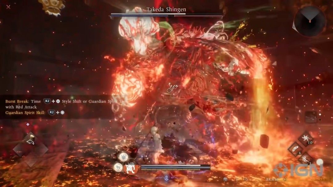 战场背景为燃烧的古庙，火焰映照角色轮廓，充满末世感