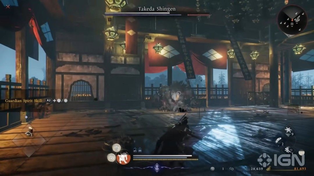 忍者风格下主角腾空跃起释放连击，身后留下残影轨迹