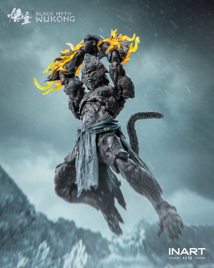 人偶配件全家福展示，整齐排列于黑色绒布之上，包括多个头雕、手型与特效件