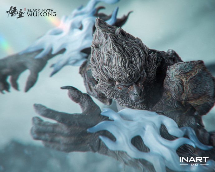 更换龇牙头雕后的石猿形象，表情更加凶悍，凸显战斗状态