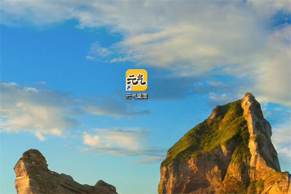 元气桌面主界面展示，右上角清晰可见三条横线菜单按钮