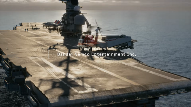 一群身穿制服的军人整齐列队，面向镜头方向庄严敬礼，背景为灰蓝色天空和军事基地设施