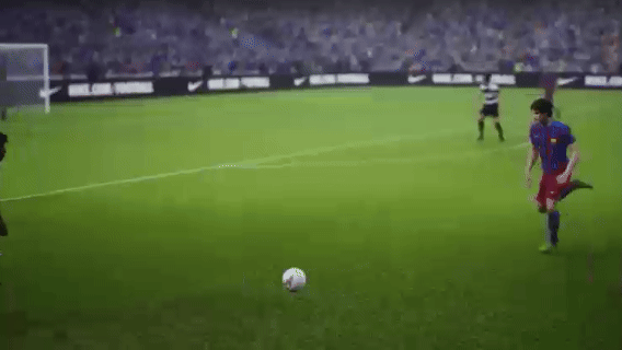 动态演示：埃德米尔森在中场连续滑铲拦截两名进攻球员，随后快速起脚传球发动反击