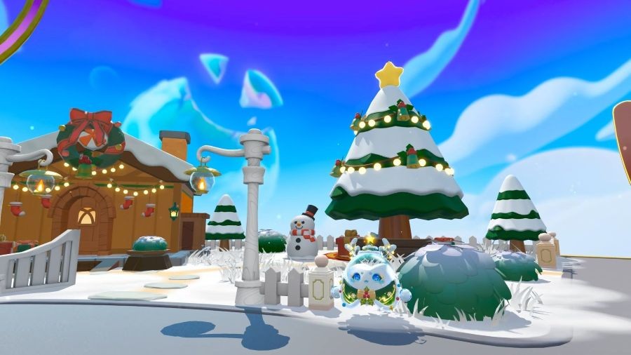 节日版蛋仔岛主城场景，街道布满彩灯与雪花装饰，蛋仔们在广场中央围着圣诞树跳舞