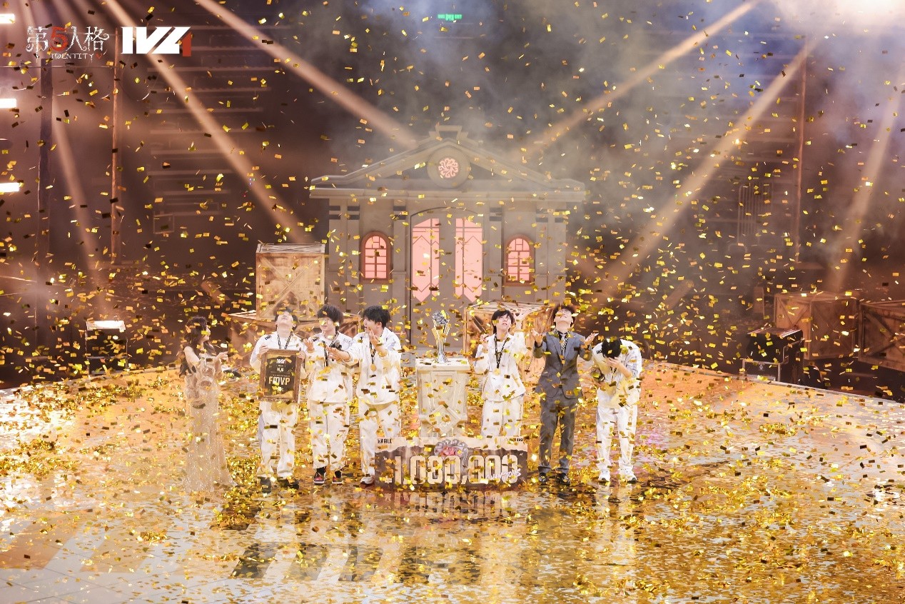 MRC_BaiLu身穿战队制服高举FMVP奖杯，眼神坚定，背景是庆祝的烟花与队友欢呼的身影