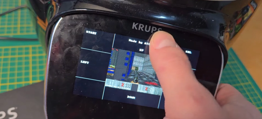 整体装置连接图，电压力锅接入显示器与键盘，形成一个非传统的游戏运行平台