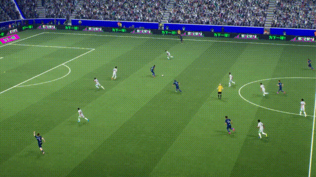 登贝莱带球高速突破，连续变向摆脱两名防守球员后完成射门