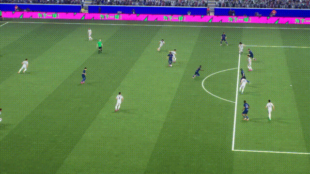 登贝莱中场接球后迅速送出直塞，助攻队友插上破门