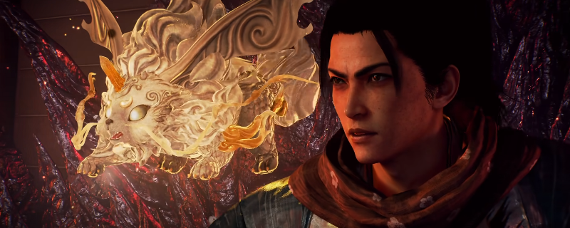 《仁王3》三方原地狱区域实机画面：阴森雾霭笼罩的废弃城寨，断壁残垣间可见血色符咒与飘动的破旧经幡，氛围压抑而神秘