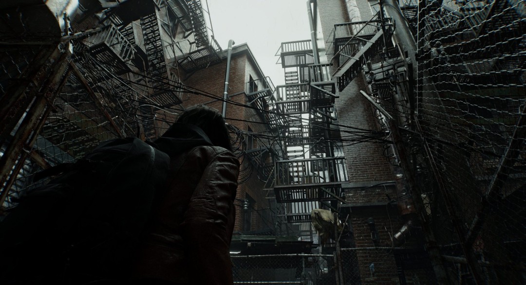 UI界面预览图：极简科幻风格HUD叠加于实景画面上，血条、弹药数与生物扫描信息以动态半透明方式呈现，科技感与紧张感并存