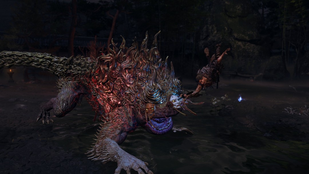 动态海报：水墨晕染的‘剑之道’标题缓缓展开，背景中无数破碎镜面映出不同姿态的武藏，每面镜中皆有一只猩红竖瞳缓缓睁开