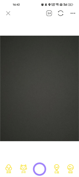 拼图功能界面展示，六宫格模板中嵌入不同姿态的柯基照片，右下角悬浮着晃动的逗猫棒动态贴纸，背景呈浅灰磨砂质感