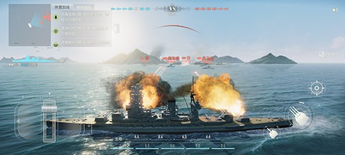 游戏战斗界面实录：左侧为TPS视角下的先遣舰驾驶舱，HUD显示航速、角度与瞄准环；右侧为小地图与编队指令栏，清晰标注敌我舰船位置及技能冷却状态，界面科技感强、信息布局高效