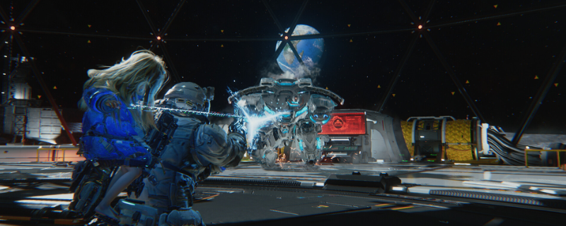 《识质存在》游戏实机画面：灰冷色调的月球基地内部，主角身着破损宇航服站在巨大环形太阳能阵列中央，头顶穹顶裂开一道幽蓝光隙，远处悬浮着半透明、脉动发光的未知矿石结晶